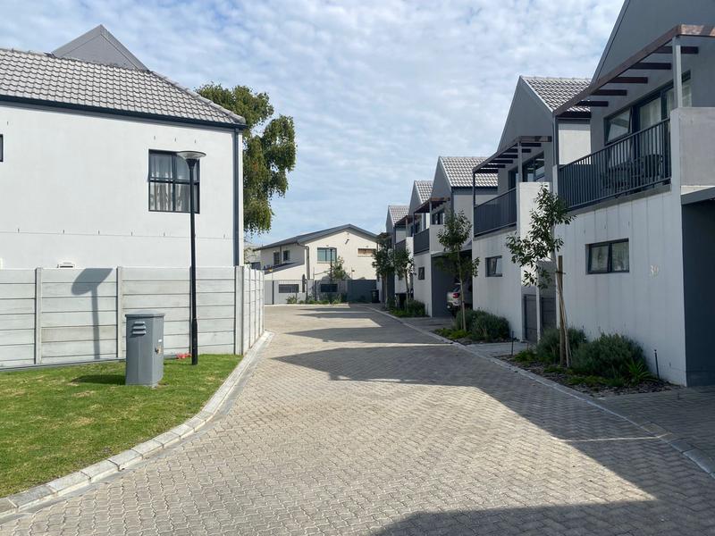 3 Bedroom Property for Sale in Silver Oaks Western Cape